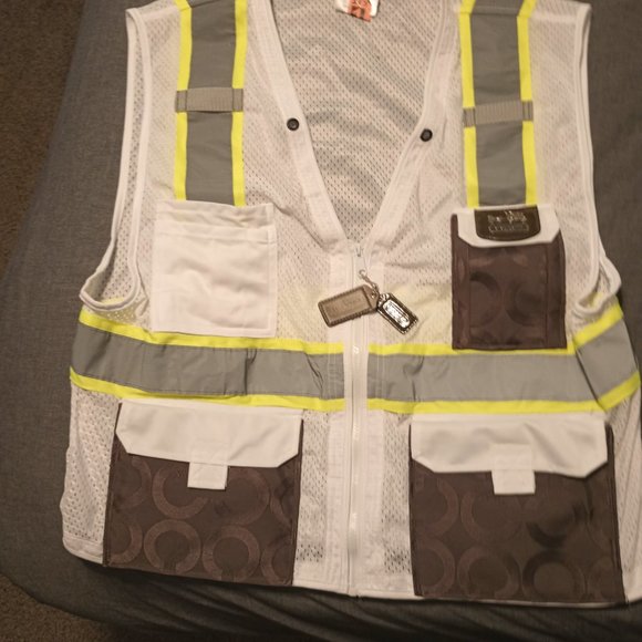 Designer worked vests - Picture 5 of 9